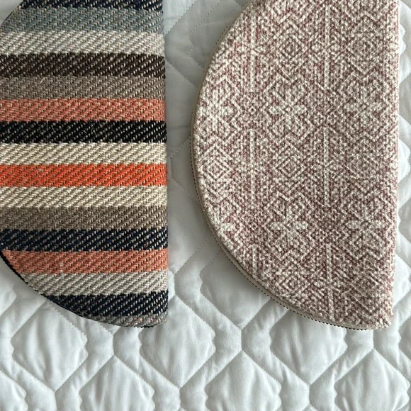 Universal Thread Clutches - Picture 3 of 5